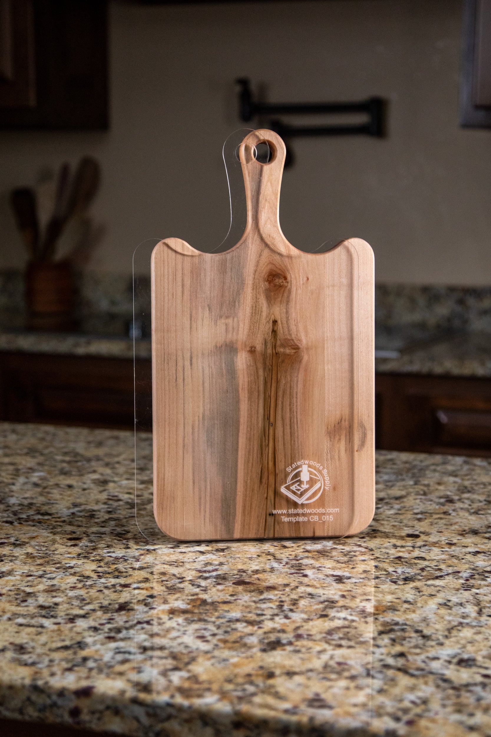 example of Drip Handle Cutting Board or Charcuterie Board Router Template
for woodworking, perfect for shaping custom sized cutting boards, charcuterie boards, trays  and custom projects.